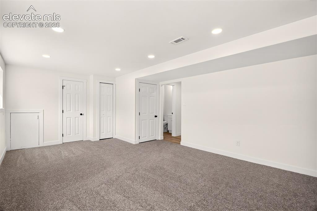 Image 20 of 38: Family Room