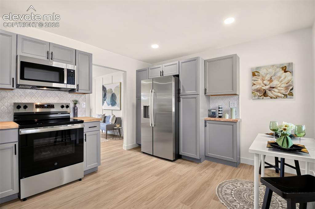Image 9 of 38: Kitchen