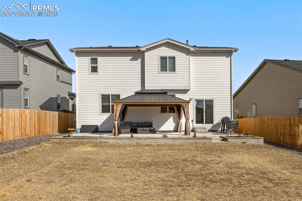 Image 25 of 30: Back of Structure