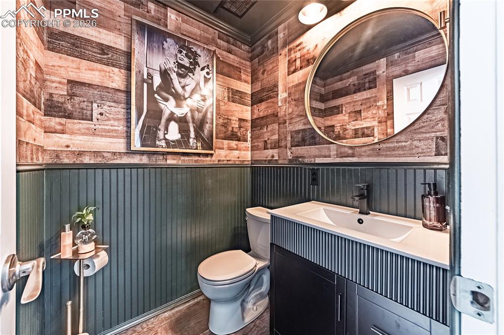 Image 20 of 50: Bathroom