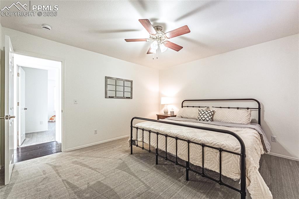 Image 25 of 50: Bedroom