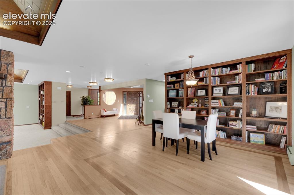 Image 16 of 46: Library area located next to the living room.