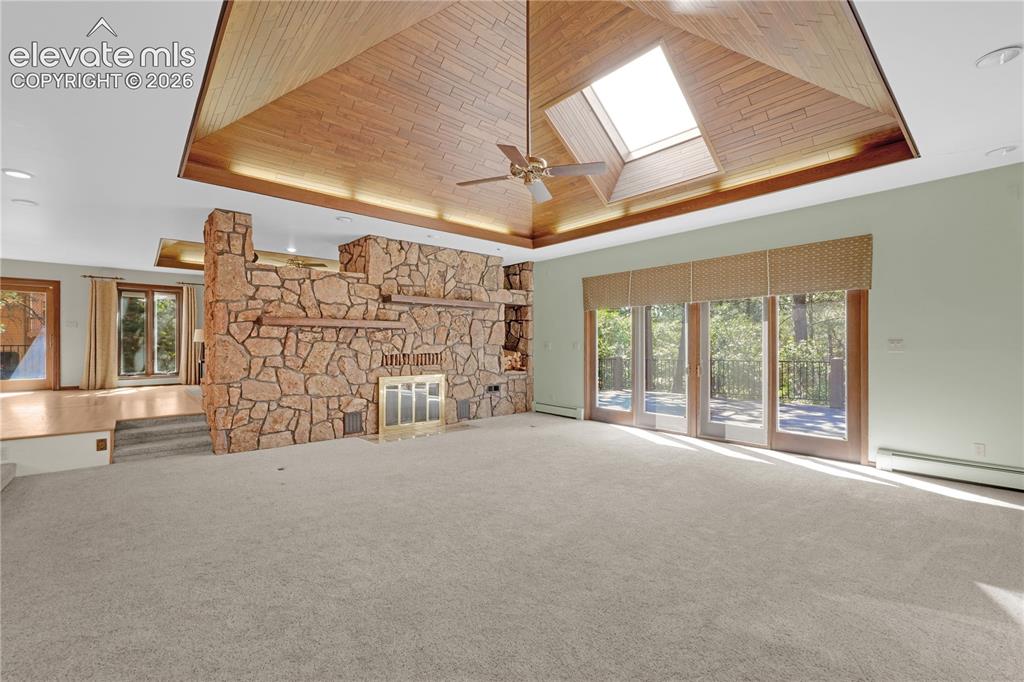 Image 18 of 46: Main-Level