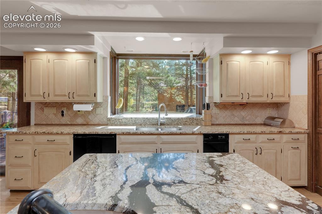 Image 8 of 46: Kitchen