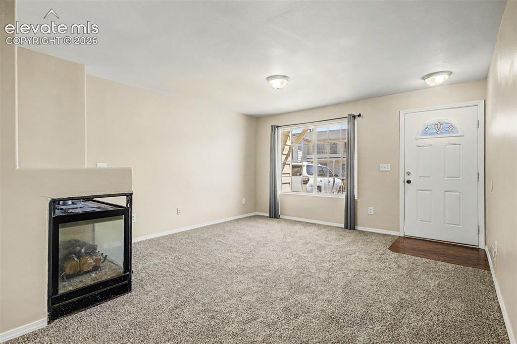 Image 6 of 32: Living Room