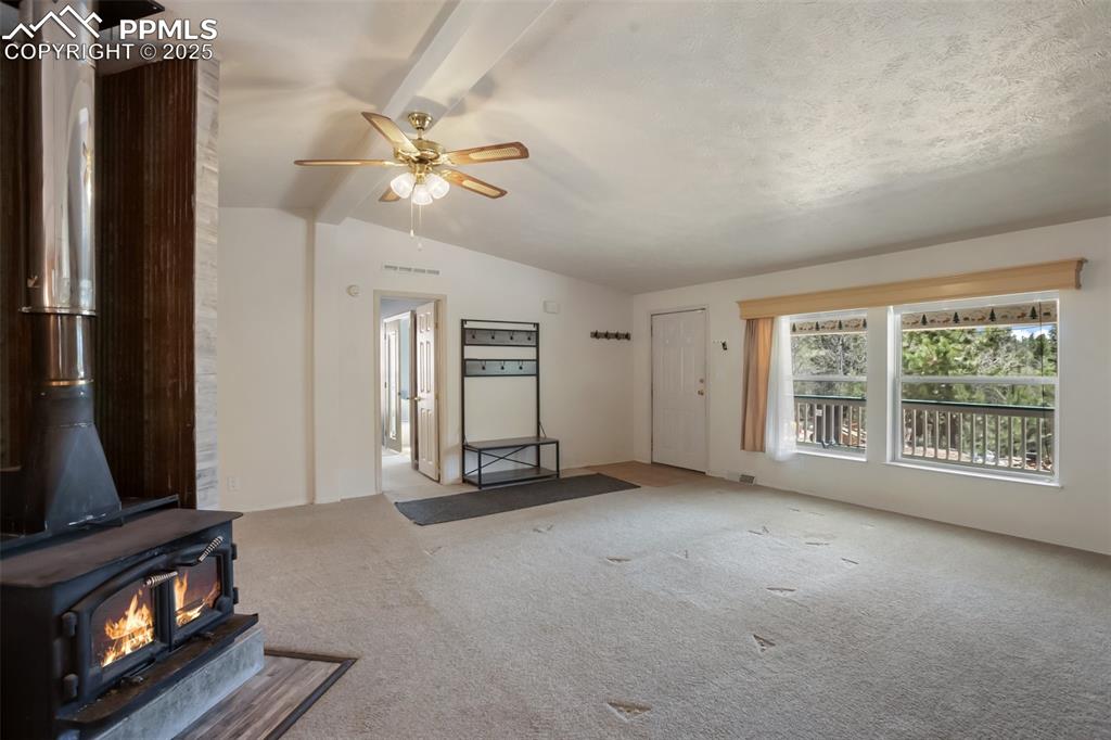 Image 5 of 27: Living Room