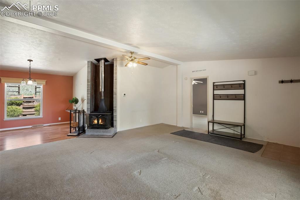 Image 7 of 27: Living Room