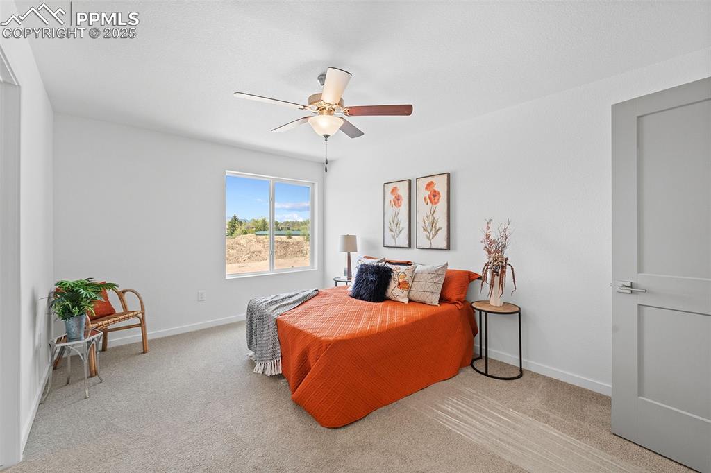 Image 16 of 28: Bedroom