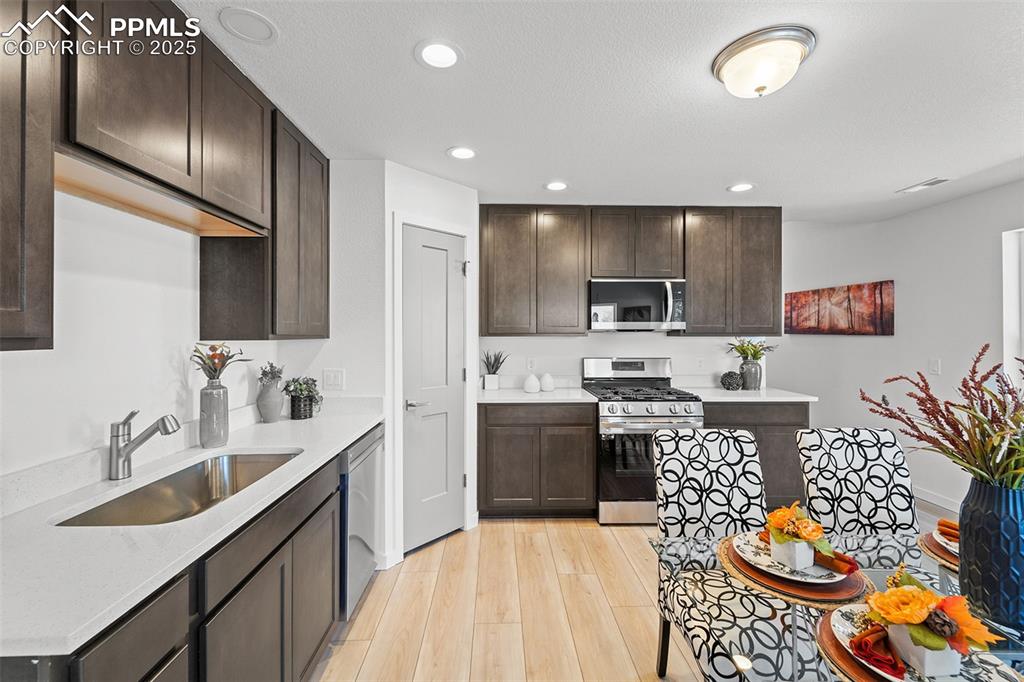 Image 5 of 28: Kitchen