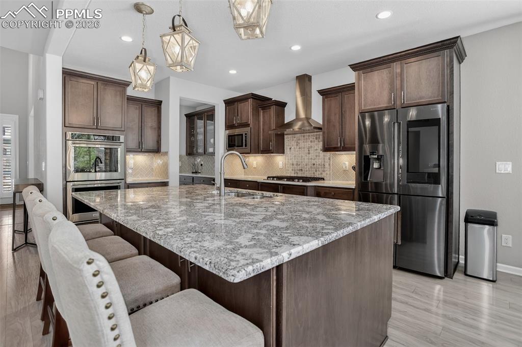 Image 15 of 42: Kitchen