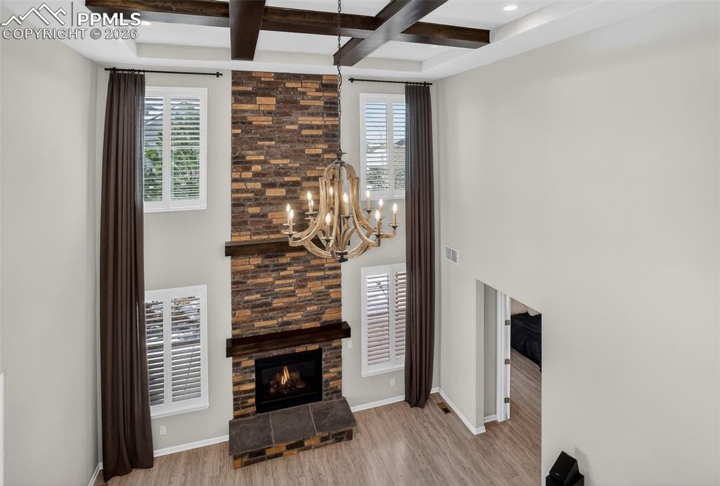 Image 26 of 42: Living Room