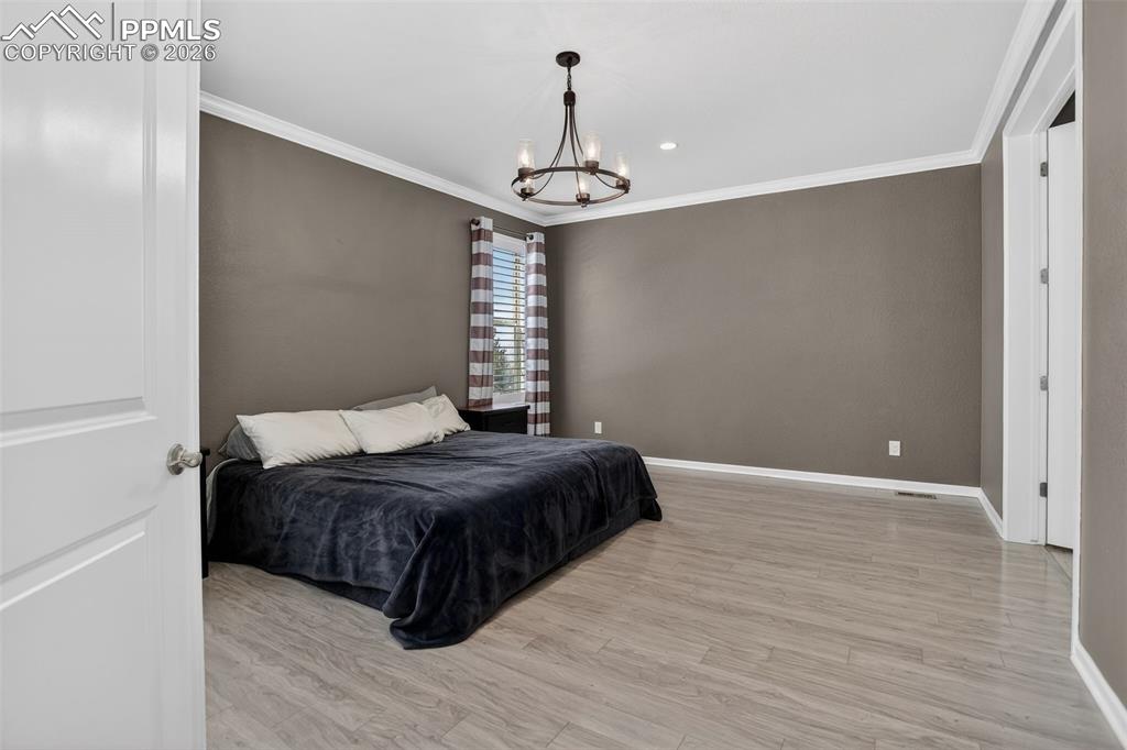 Image 28 of 42: Bedroom