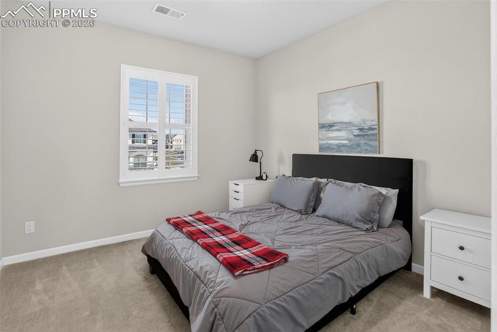 Image 34 of 42: Bedroom