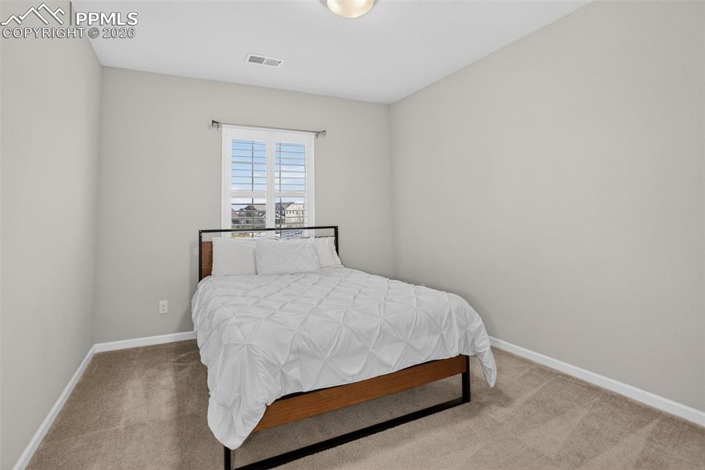 Image 36 of 42: Bedroom