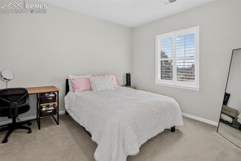 Image 37 of 42: Bedroom