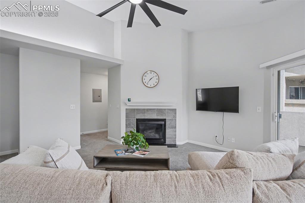 Image 13 of 30: Living Room