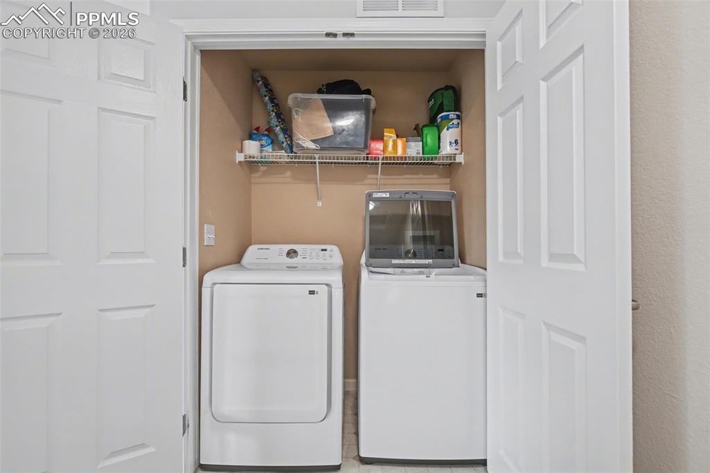 Image 19 of 30: Laundry