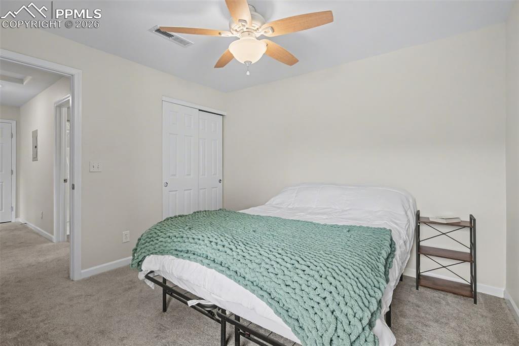 Image 24 of 30: Bedroom