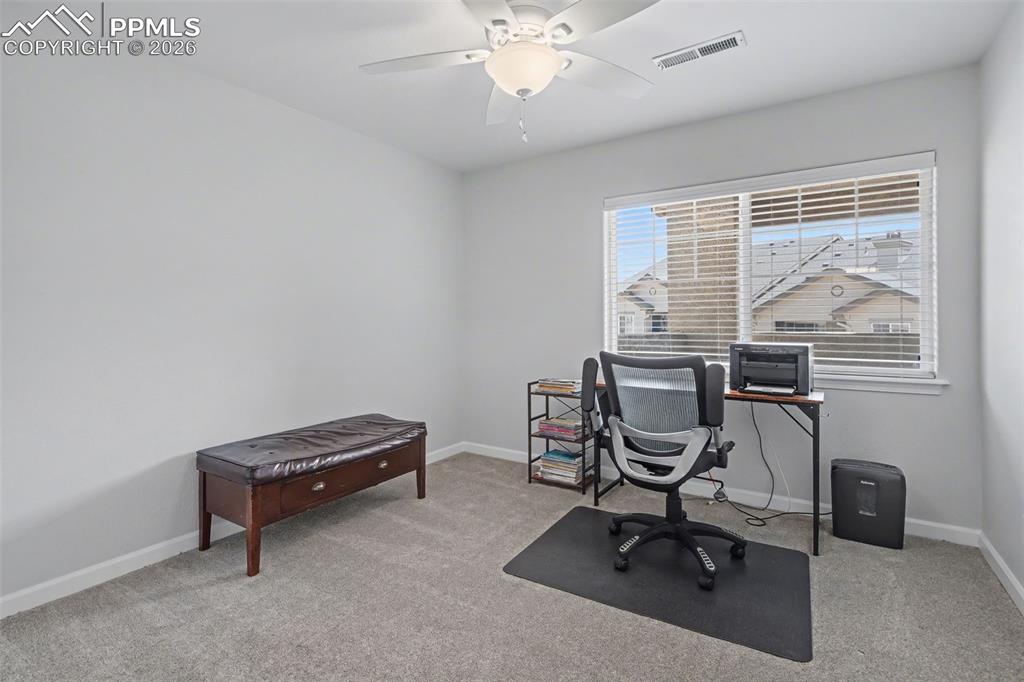 Image 27 of 30: Office