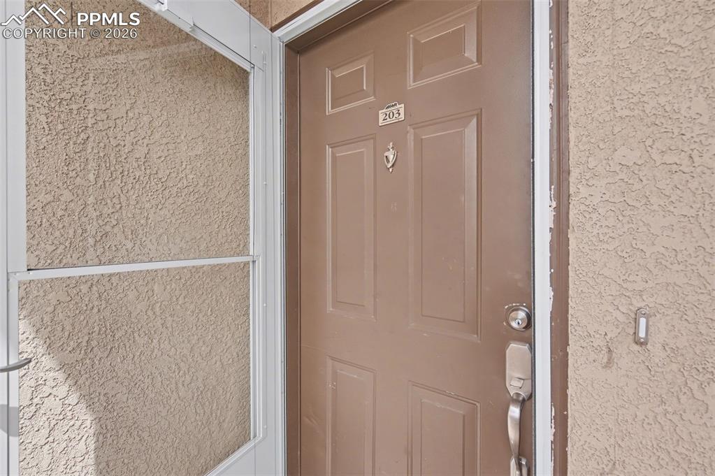 Image 6 of 30: Entry