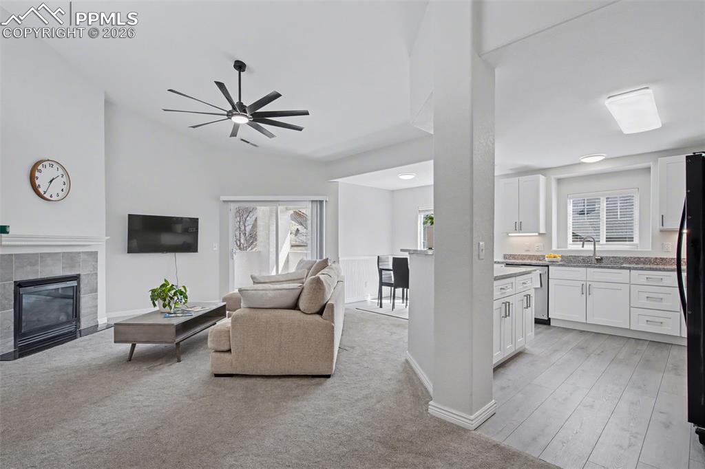 Image 7 of 30: Living Room