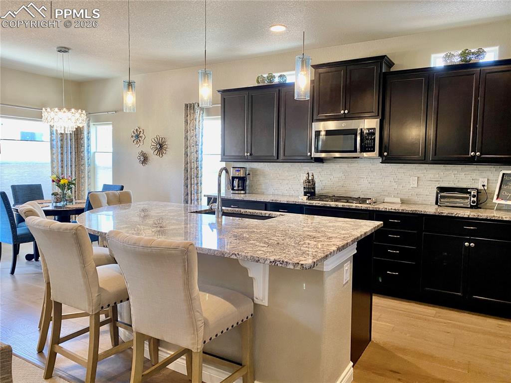 Image 10 of 24: Kitchen