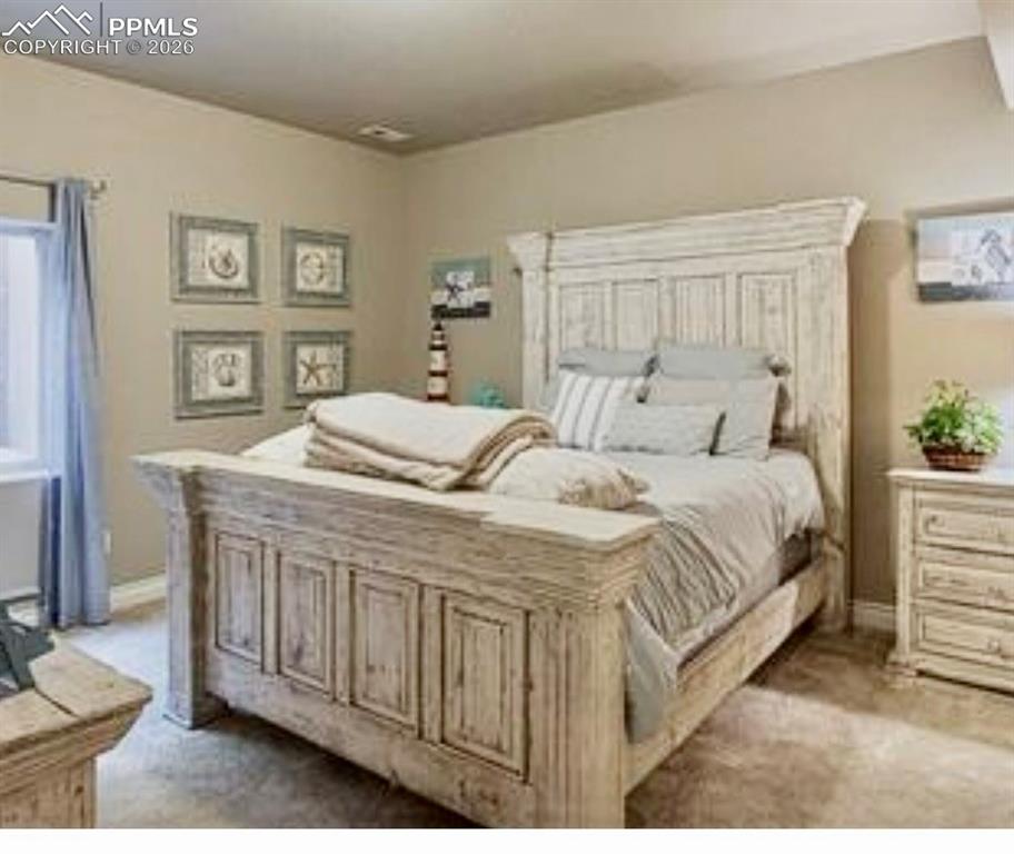 Image 13 of 24: Bedroom