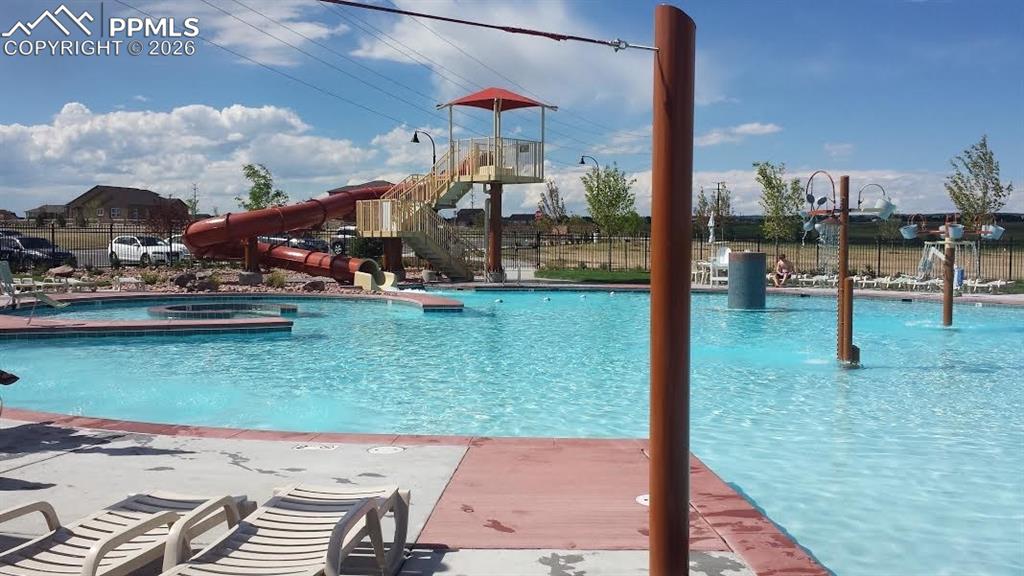 Image 23 of 24: Pool