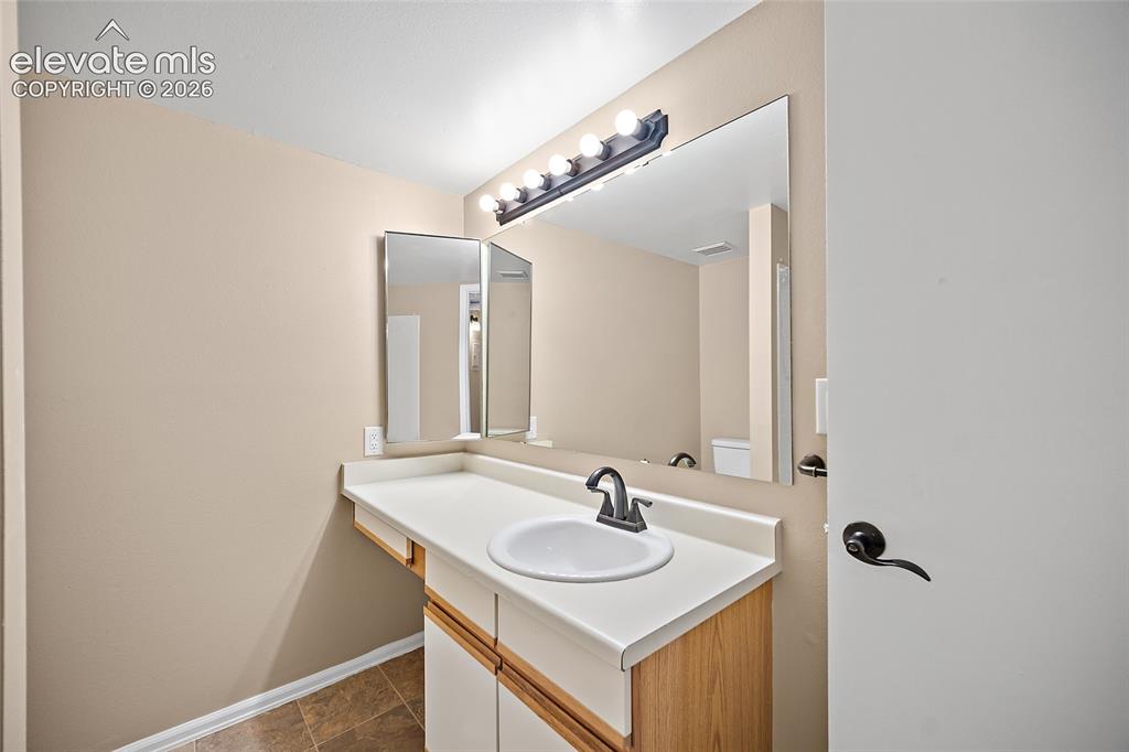 Image 22 of 42: Bathroom