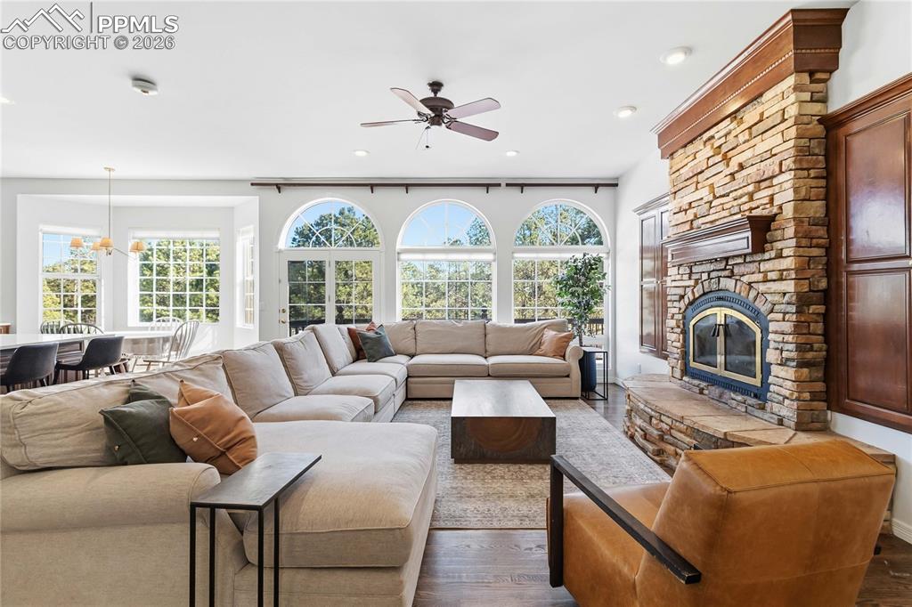 Image 11 of 50: Living Room