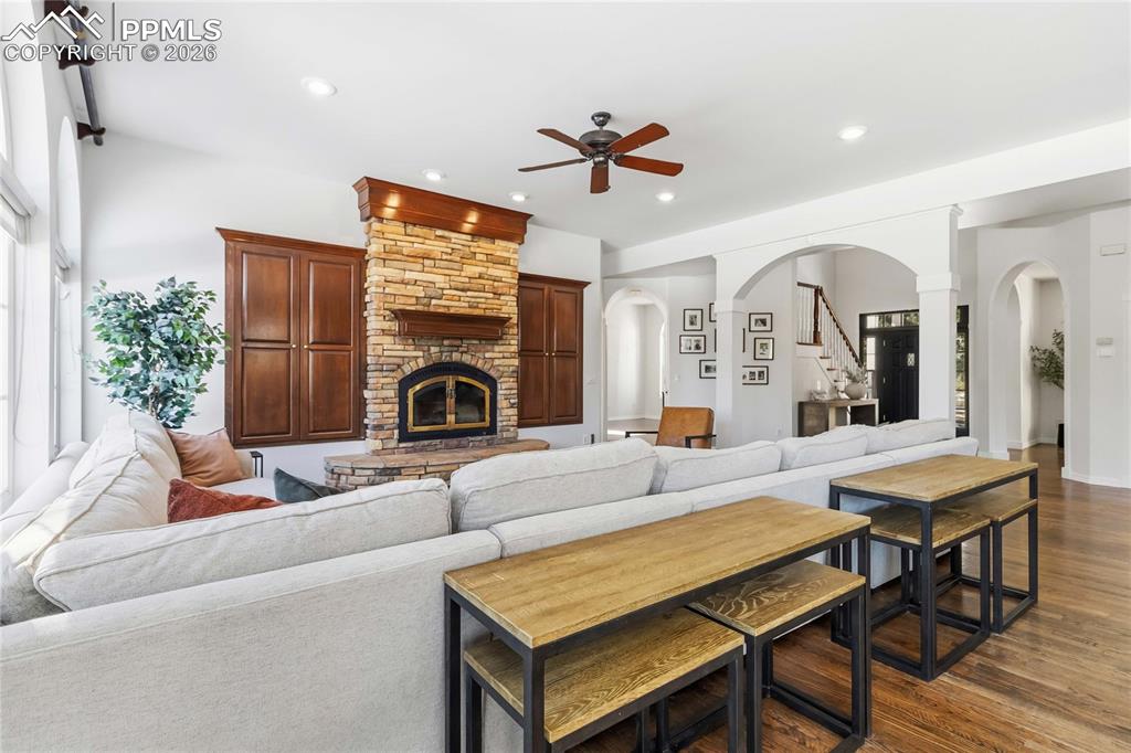 Image 12 of 50: Living Room