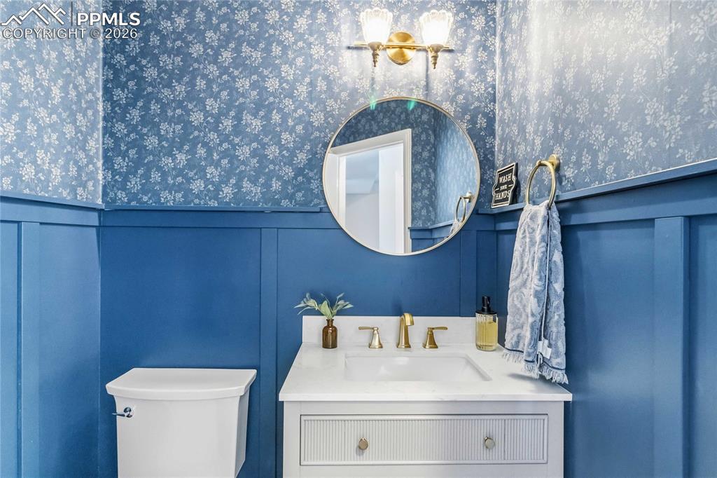 Image 20 of 50: Bathroom