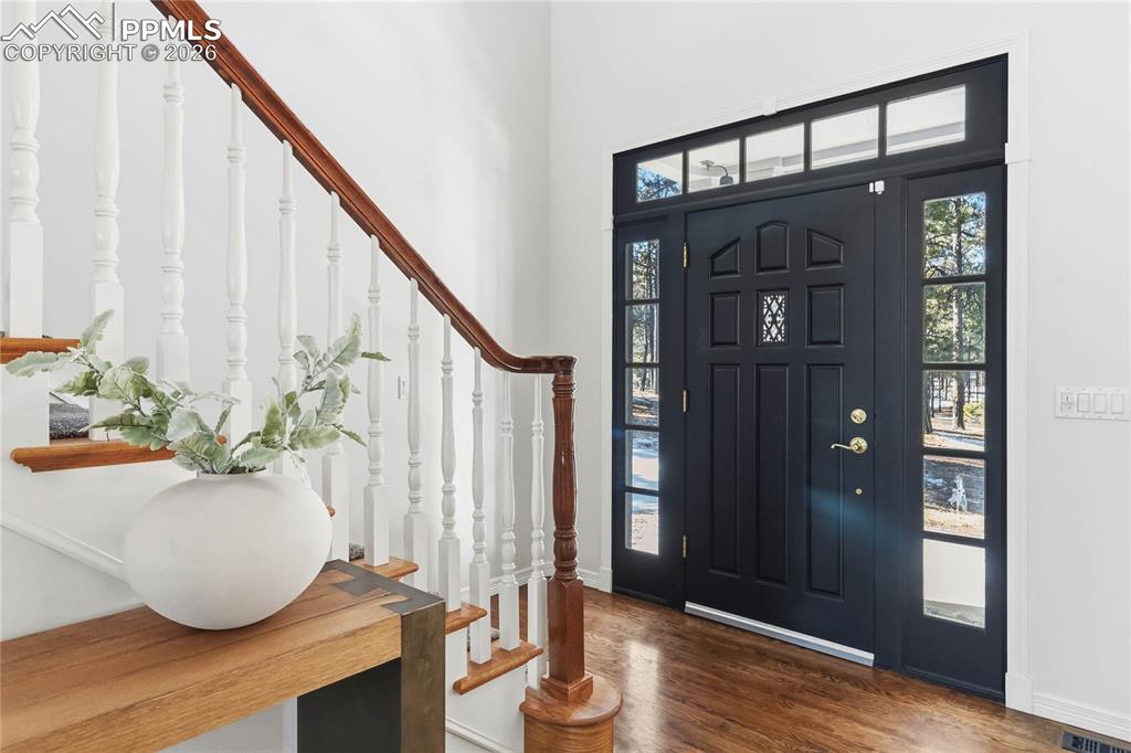 Image 3 of 50: Entry