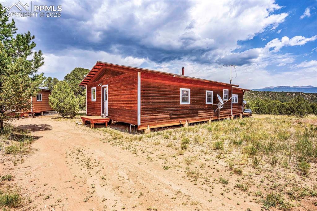 Image 34 of 50: Side of Structure