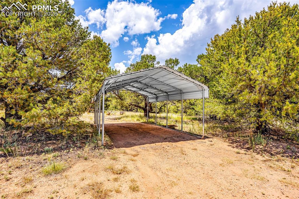 Image 40 of 50: Parking