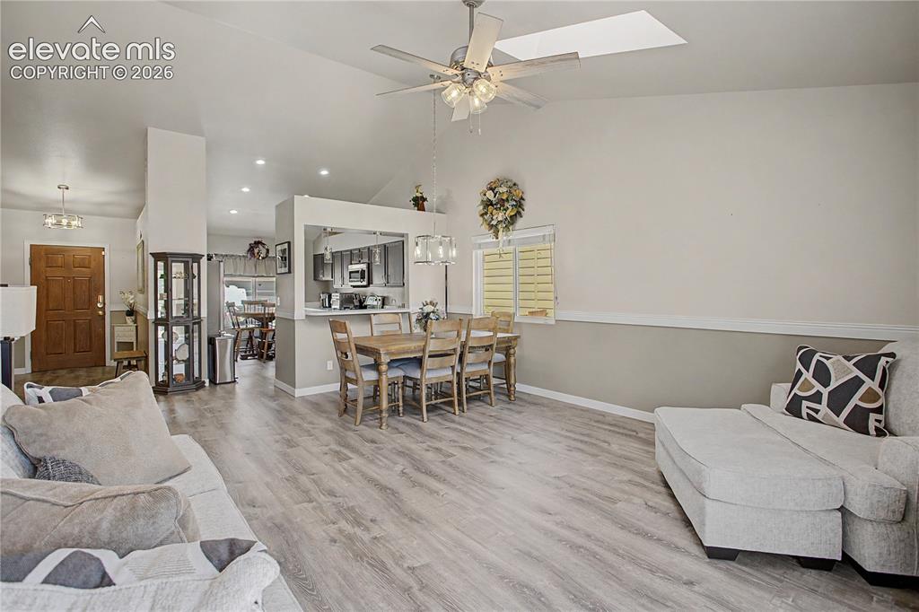 Image 11 of 40: Living room
