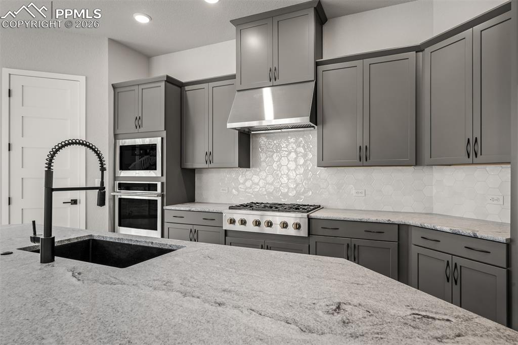 Image 6 of 36: Kitchen