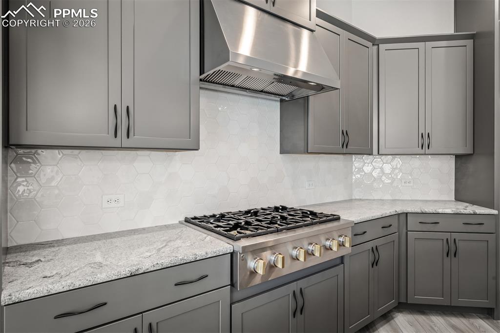 Image 7 of 36: Kitchen