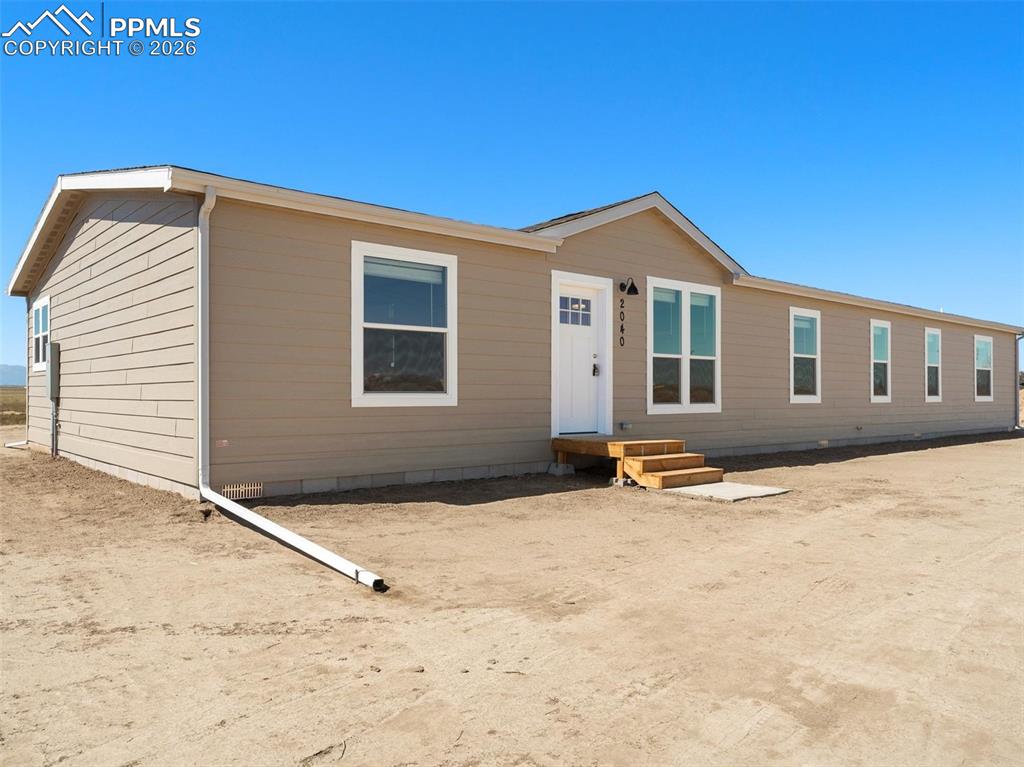 Image 10 of 15: Front of Structure