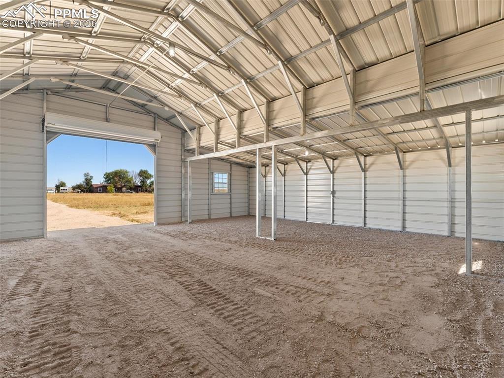 Image 13 of 15: Stable