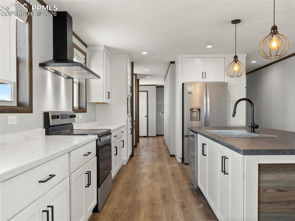 Image 3 of 15: Kitchen