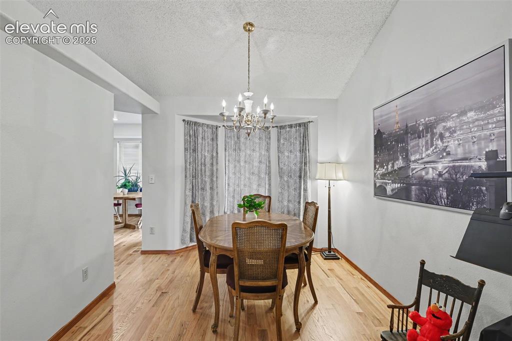 Image 5 of 31: Dining Area