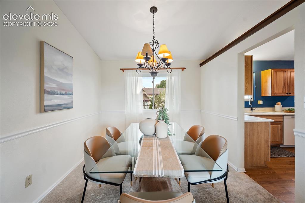 Image 5 of 33: Dining Area