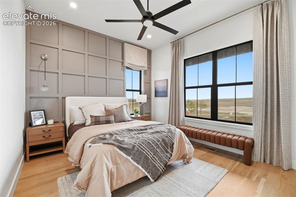 Image 16 of 23: Bedroom