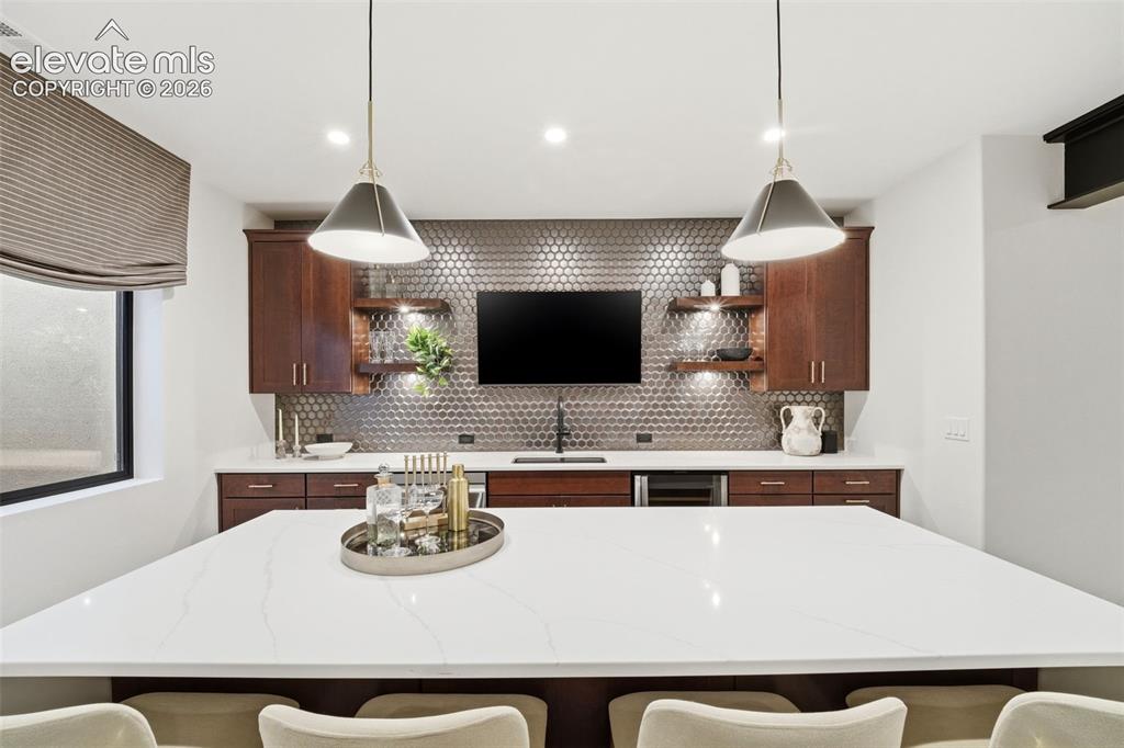Image 21 of 23: Kitchen