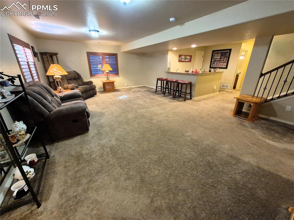 Image 20 of 25: Living Room