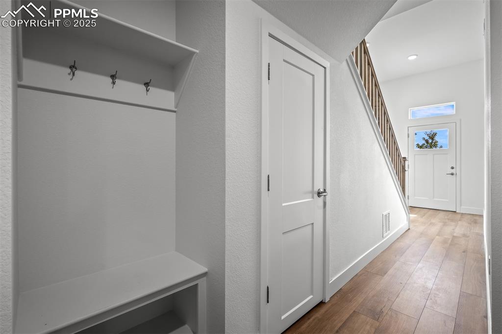 Image 29 of 34: Entry