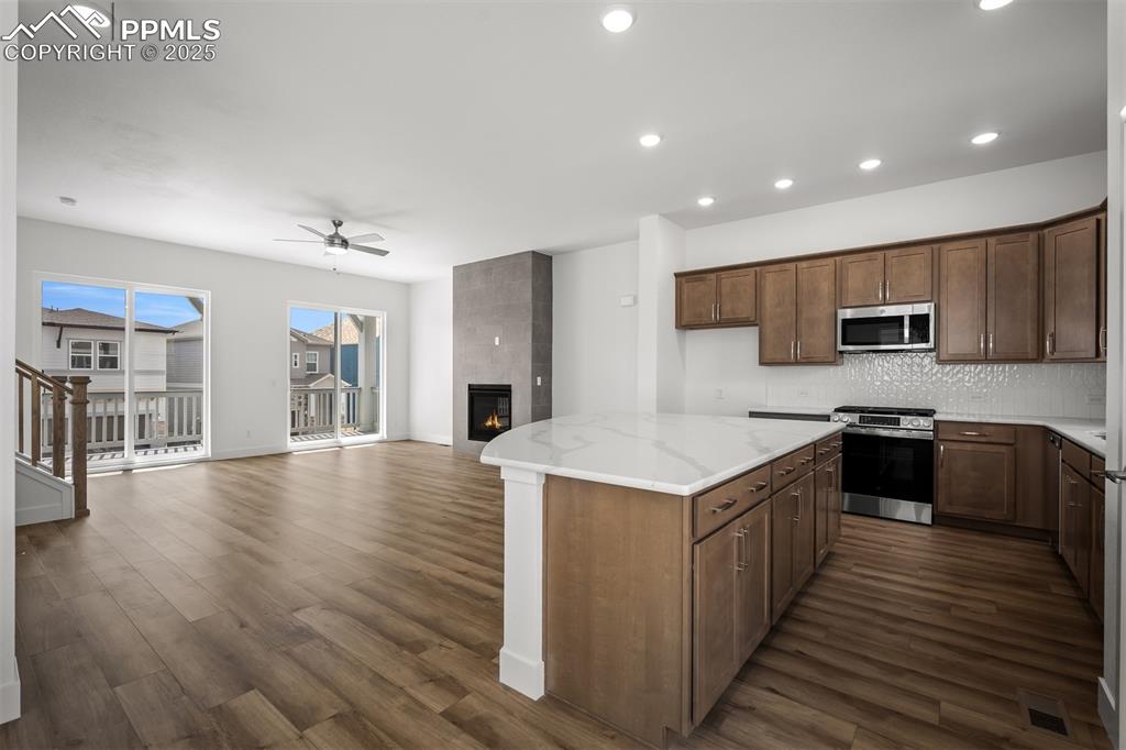 Image 8 of 34: Kitchen