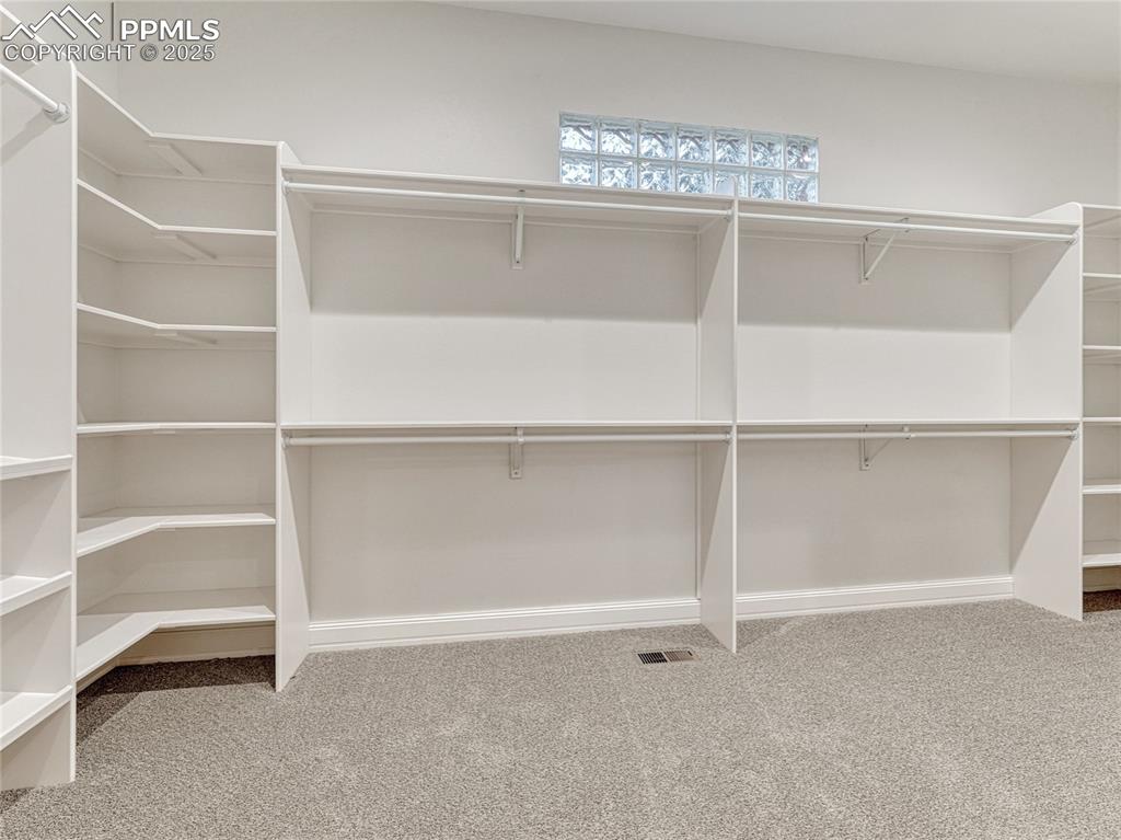 Image 22 of 50: Closet