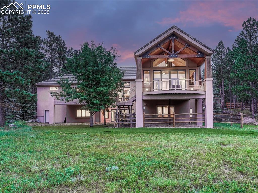 Image 3 of 50: Back of Structure